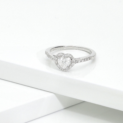 Anillo con diamante corazón 0,50 ct GIA en oro blanco 18k