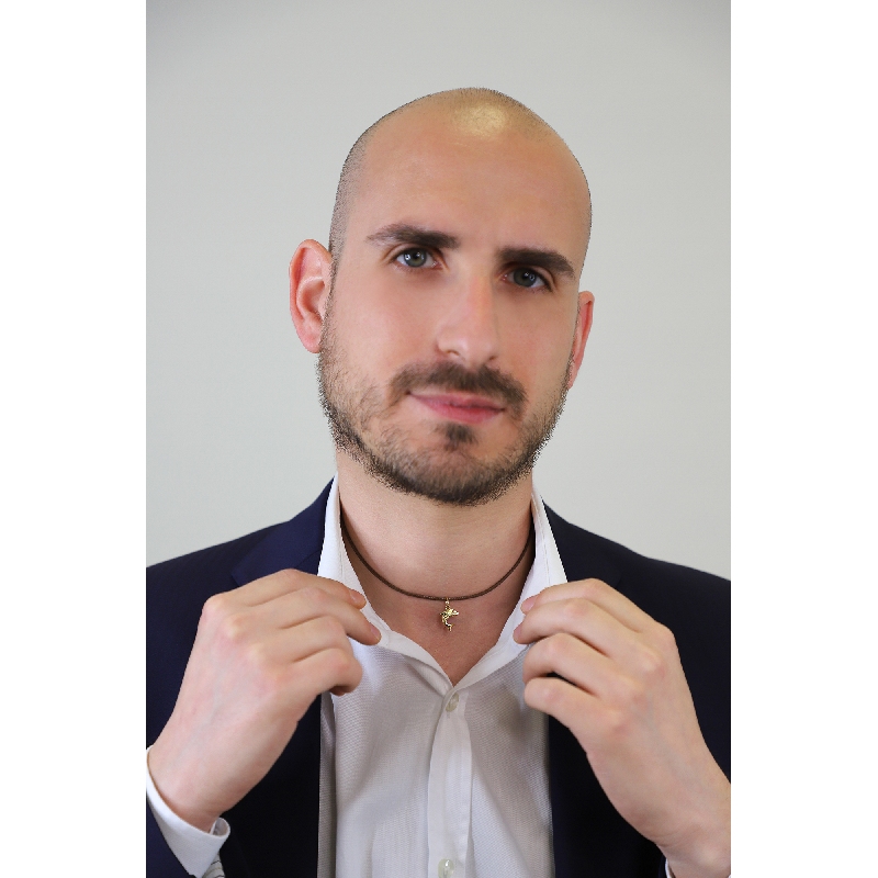 Colgante delfín en oro amarillo 18k, 1 cm