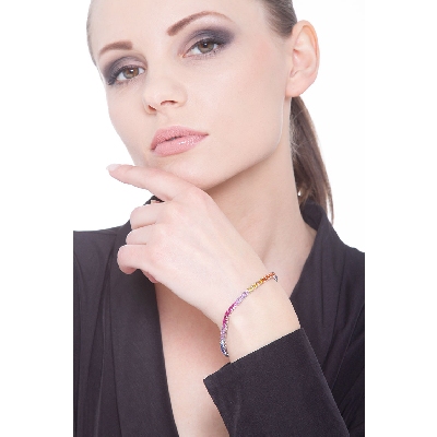 Pulsera tennis de hilo en oro blanco de 18k con zafiros multicolores