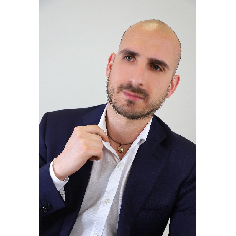 Colgante de guantes de boxeo en oro amarillo y blanco 18k, 1,50 cm.