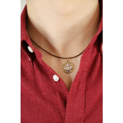 Colgante Rosa de los Vientos y ancla en oro blanco y amarillo 18k