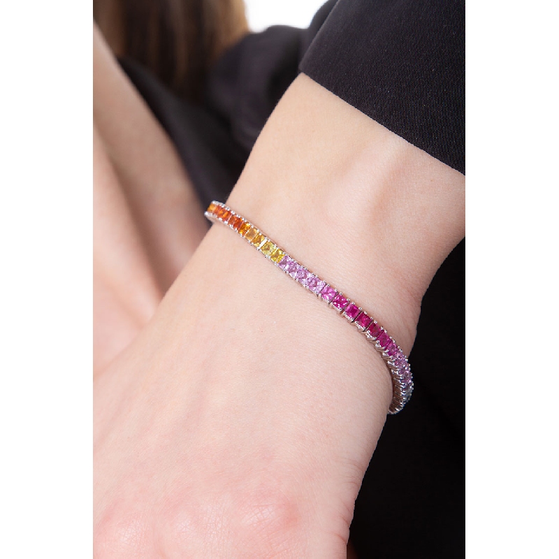 Pulsera tennis de hilo en oro blanco de 18k con zafiros multicolores Pulsera tennis de hilo en oro blanco de 18k con zafiros multicolores