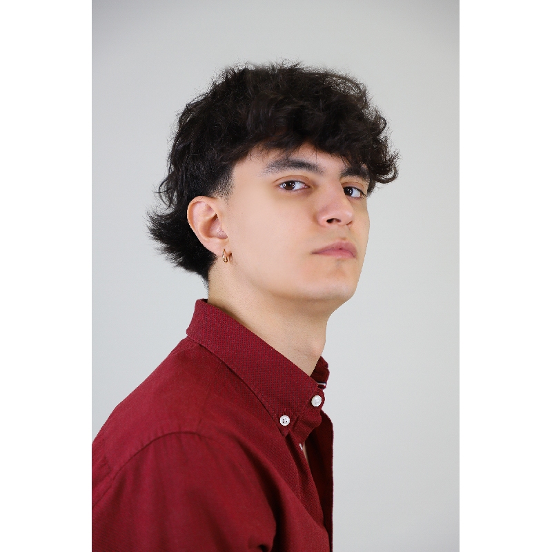 Aros en oro amarillo 18k con un diámetro 1,40 cm