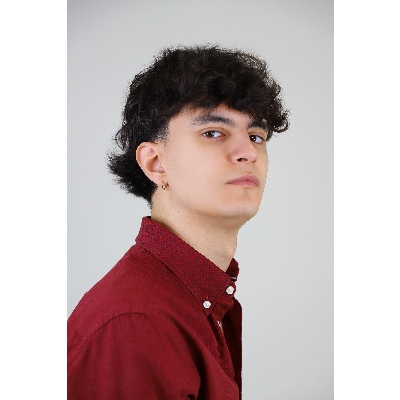 Aros en oro amarillo 18k con un diámetro 1,40 cm