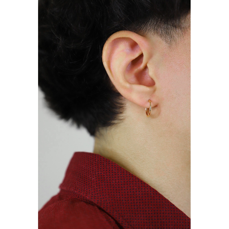 Aros en oro amarillo 18k con un diámetro 1,40 cm