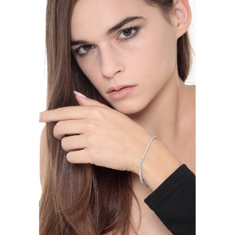 Pulsera riviere con brillantes en oro blanco 18 kilates Pulsera riviere con brillantes en oro blanco 18 kilates