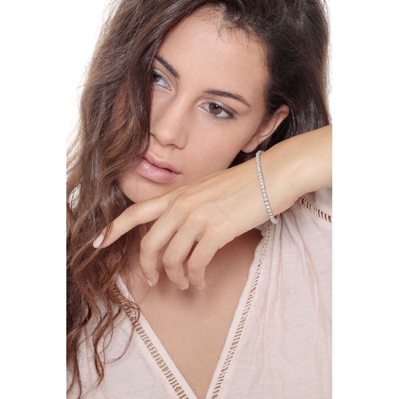 Pulsera riviere diamantes en oro blanco 18 kilates  Pulsera riviere diamantes en oro blanco 18 kilates