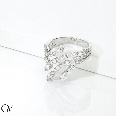 Anillo tú y yo en oro blanco de 18k con diamantes