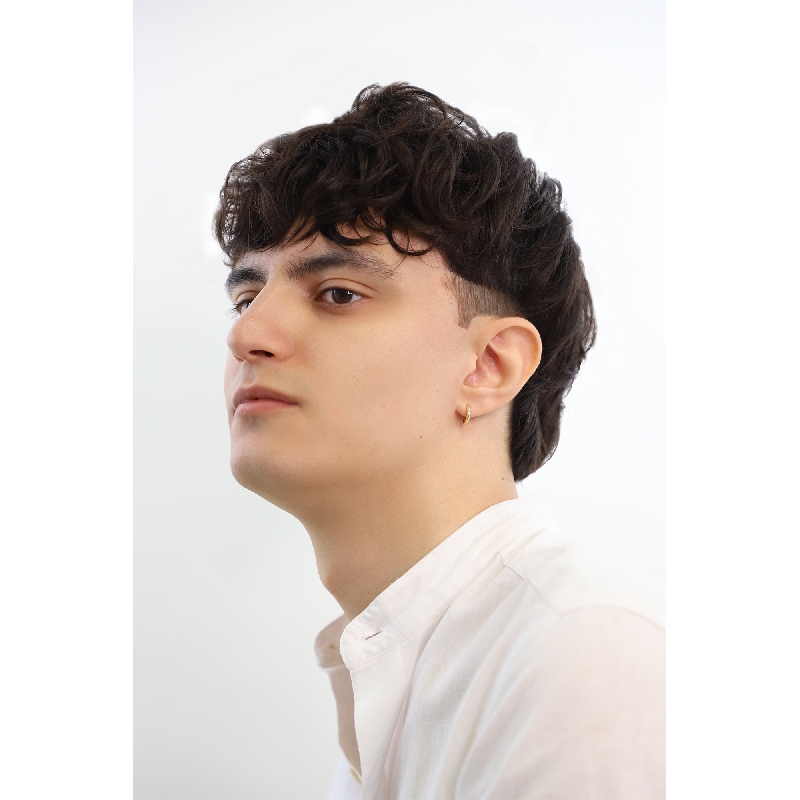 Pendiente individual para hombre en oro amarillo de 18k