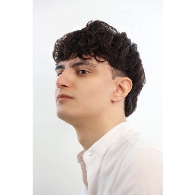 Pendiente individual para hombre en oro amarillo de 18k