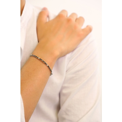 Pulsera Tennis con diamantes negros y blancos en oro blanco de 18kt