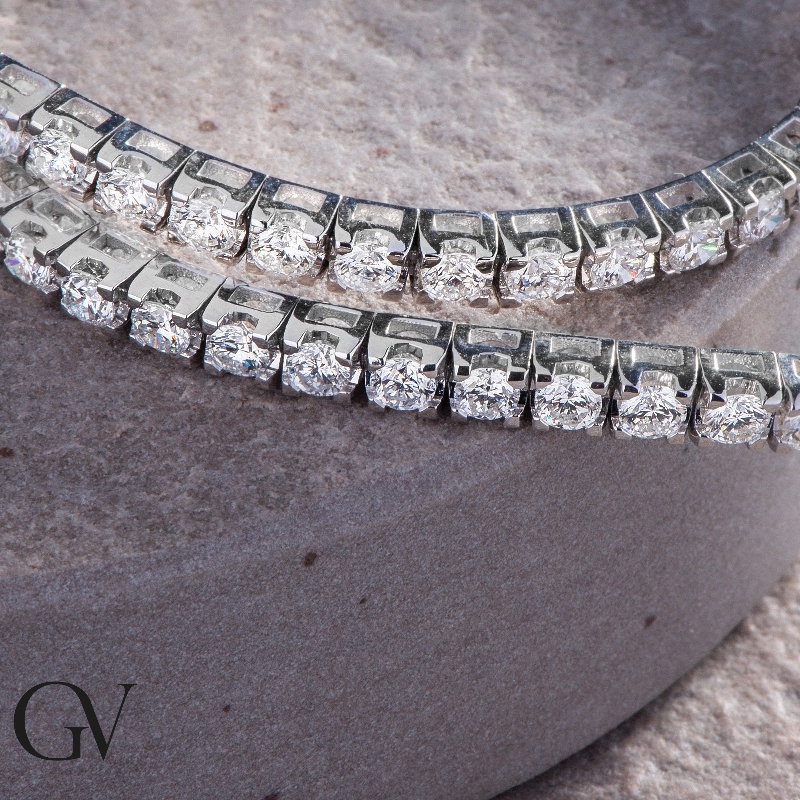 Pulsera riviere con brillantes en oro blanco 18 quilates  Pulsera riviere con brillantes en oro blanco 18 quilates