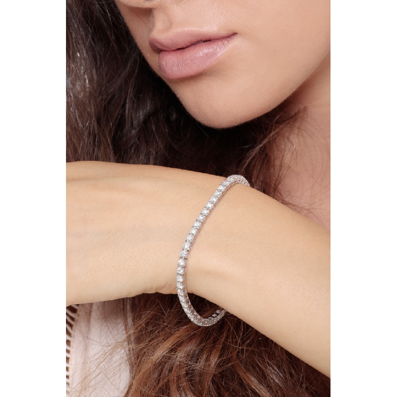Pulsera riviere con brillantes en oro blanco 18 quilates  Pulsera riviere con brillantes en oro blanco 18 quilates