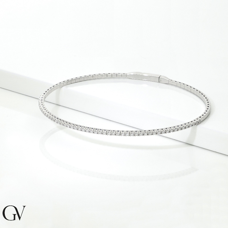 Pulsera rígida en oro blanco de 18 quilates con diamantes Pulsera rígida en oro blanco de 18 quilates con diamantes