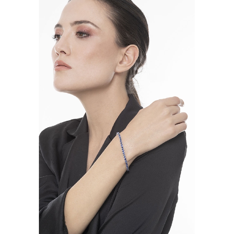 Pulsera tenis de oro blanco de 18 quilates con zafiro azul Pulsera tenis de oro blanco de 18 quilates con zafiro azul
