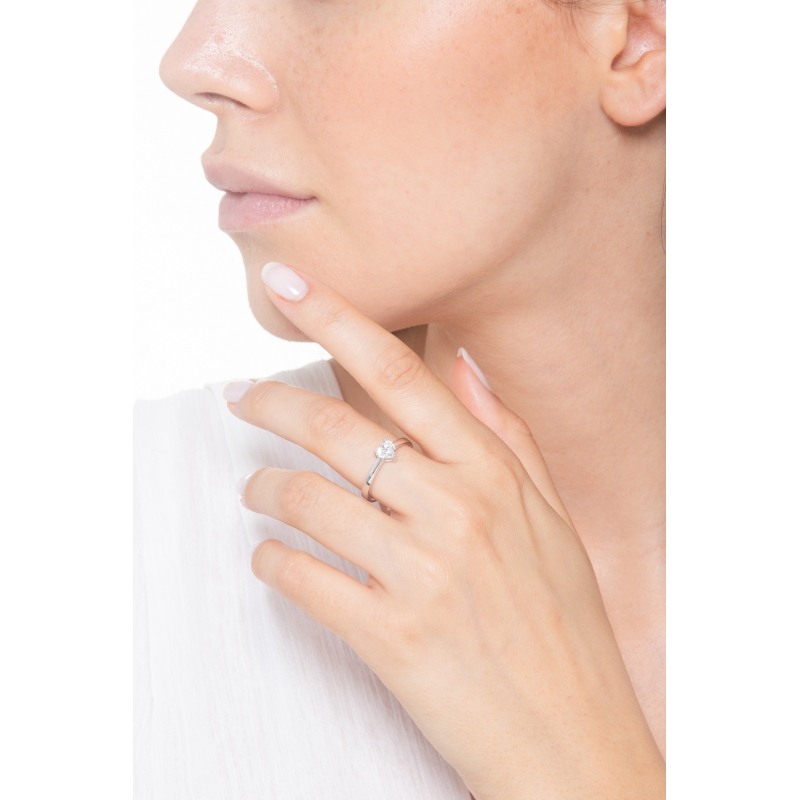 Anillo diamante corte corazón 0,70 ct GIA en oro blanco 750 Anillo diamante corte corazón 0,70 ct GIA en oro blanco 750