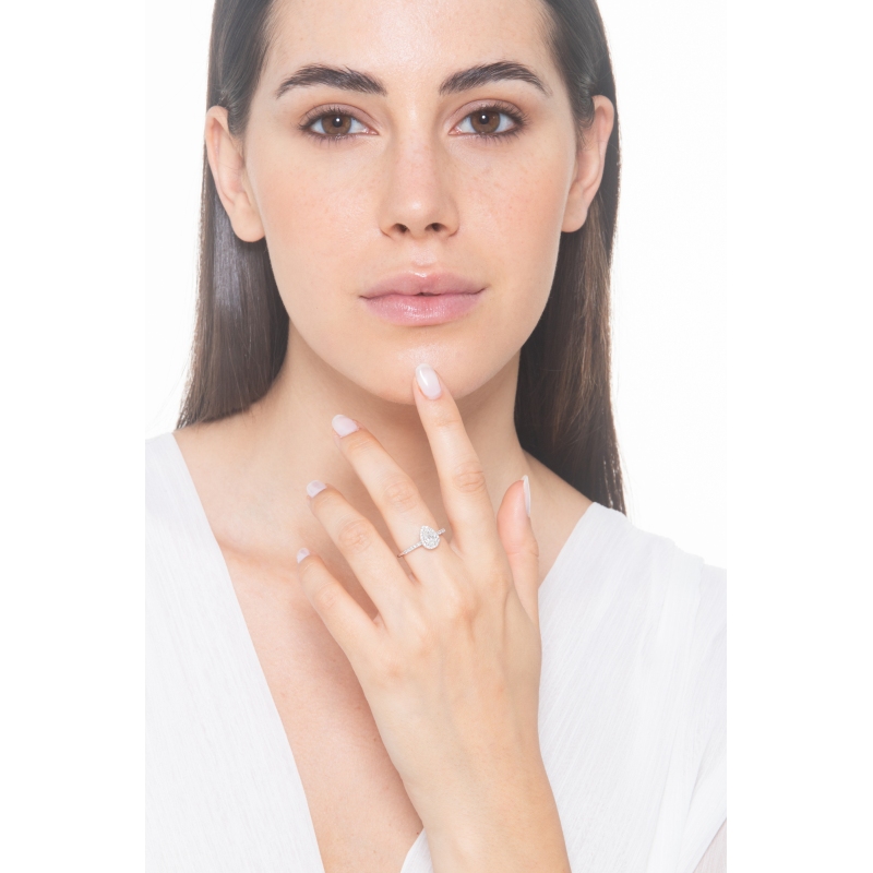 Anillo con diamante corte gota 0,70 ct GIA en oro blanco 18k Anillo con diamante corte gota 0,70 ct GIA en oro blanco 18k