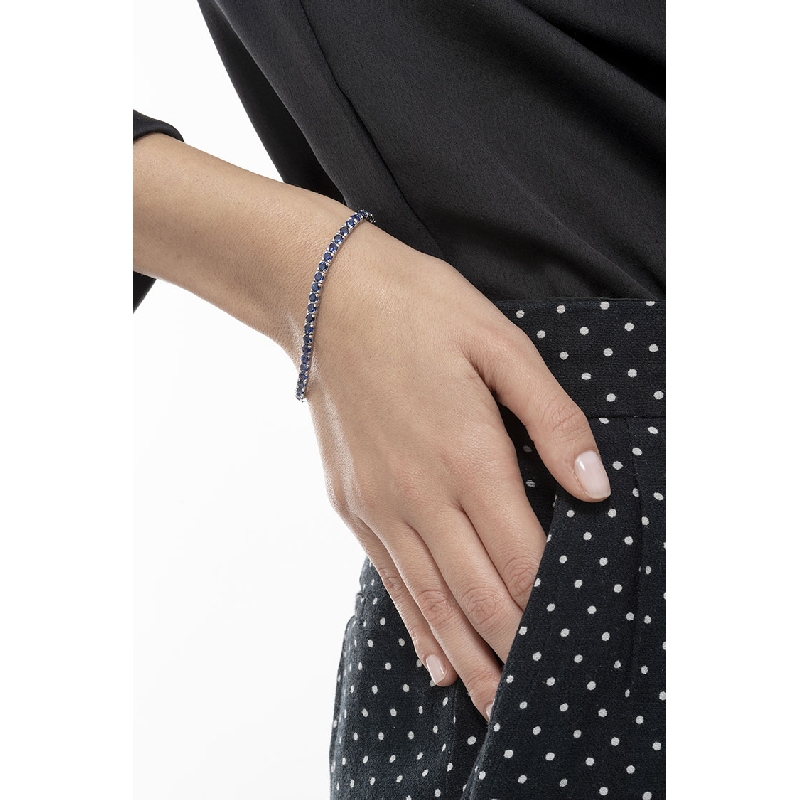 Pulsera tenis de oro blanco de 18 quilates con zafiro azul Pulsera tenis de oro blanco de 18 quilates con zafiro azul