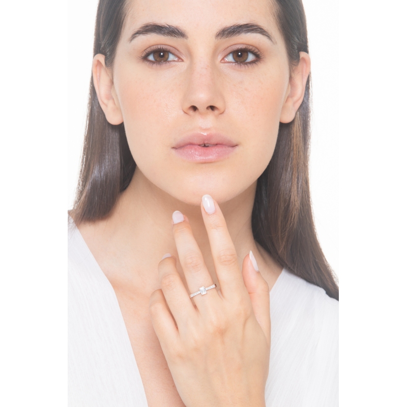 Anillo diamante corte esmeralda 0,50 ct GIA en oro blanco 18k