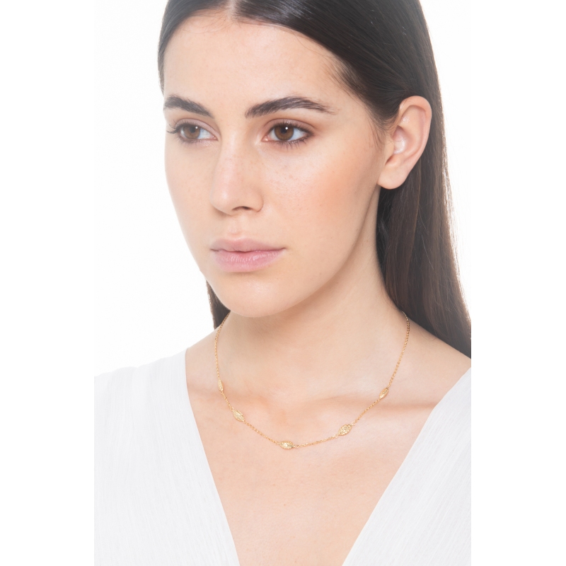 Collar en oro amarillo de 18 quilates con navettes godronadas