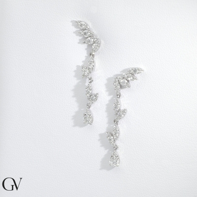 Pendientes colgantes en oro blanco de 18k y diamantes