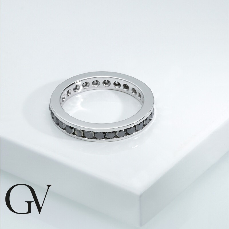 Anillo eternity en oro blanco 750 con diamantes negros