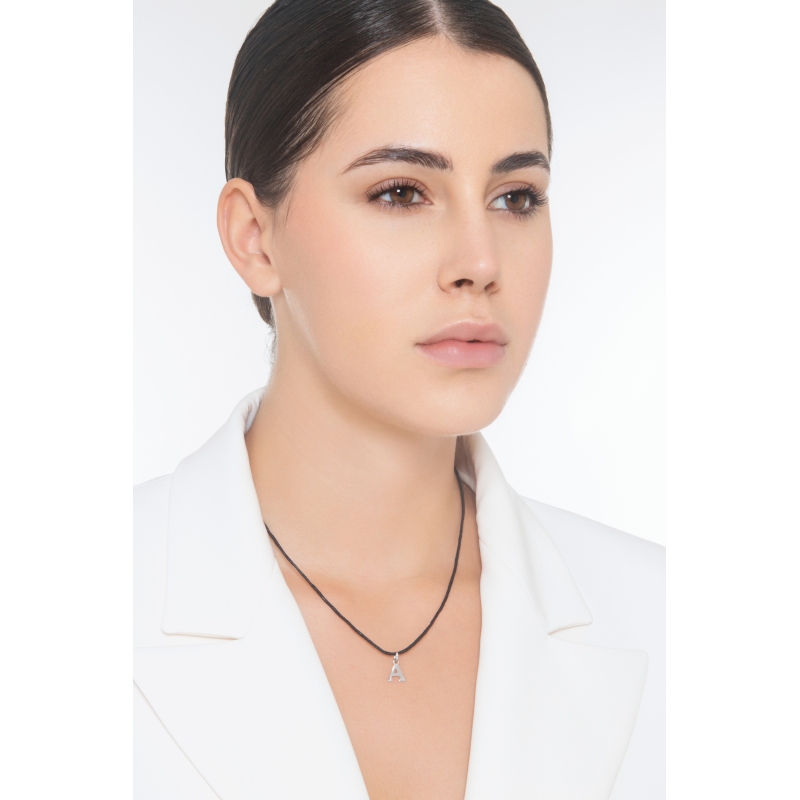 Colgante con la letra inicial A oro blanco de 18k