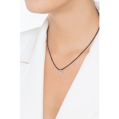 Colgante con la letra inicial A oro blanco de 18k