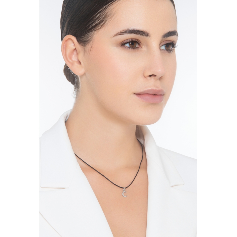 Colgante inicial C oro blanco 18 quilates