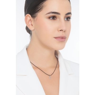 Colgante inicial C oro blanco 18 quilates