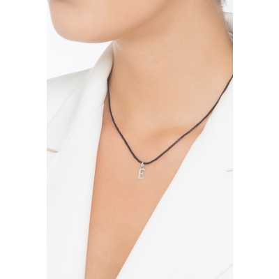 Colgante con la letra inicial E en mayúsculas oro blanco de 18k