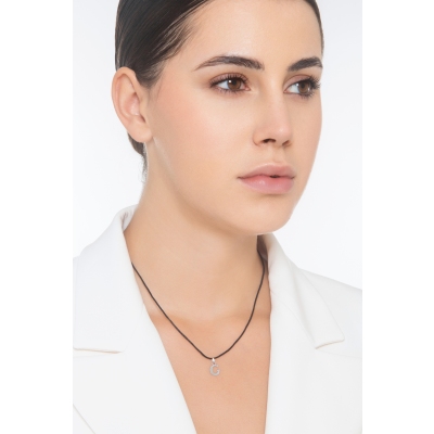 Colgante con inicial G mayúscula oro blanco 18 quilates 