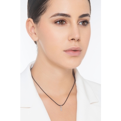 Colgante con la letra inicial I en mayúsculas de oro blanco de 18k