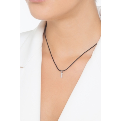 Colgante con la letra inicial I en mayúsculas de oro blanco de 18k