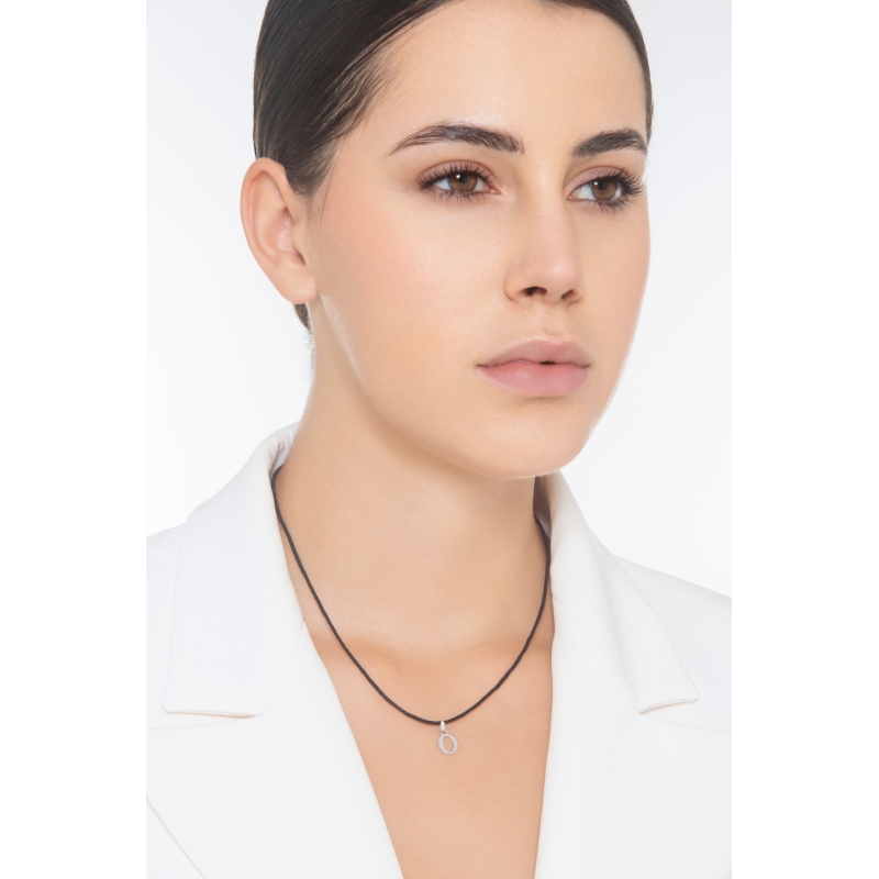 Colgante inicial O oro blanco 18 quilates