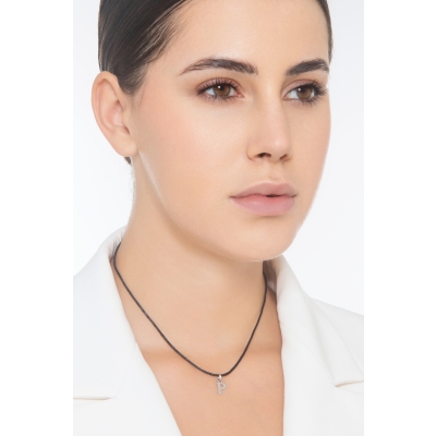 Colgante con inicial P oro blanco 18 quilates