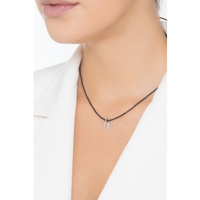 Colgante con inicial U oro blanco 18 quilates