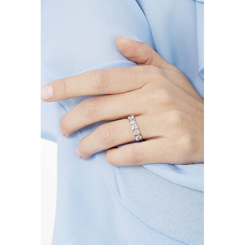 Media alianza con 5 diamantes 1,25 quilates en oro de 18 kilates Media alianza con 5 diamantes 1,25 quilates en oro de 18 kilates