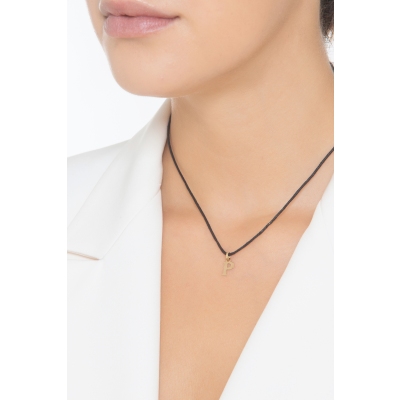 Colgante con letra inicial P