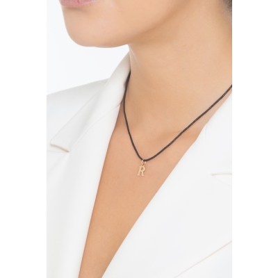 Colgante con letra inicial R
