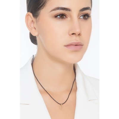 Colgante con letra inicial U