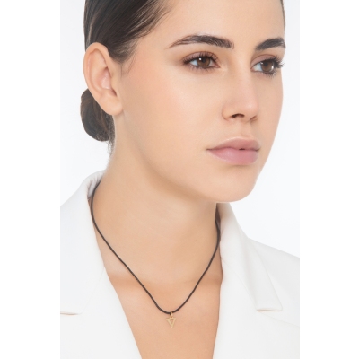 Colgante con letra inicial V