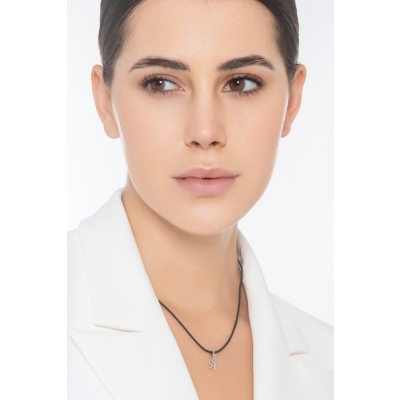 Colgante con inicial A oro blanco 18 quilates