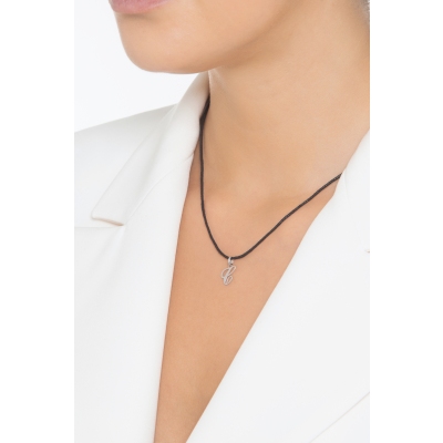 Colgante con inicial C oro blanco 18 quilates