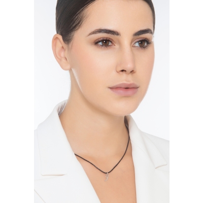 Colgante con la letra inicial I