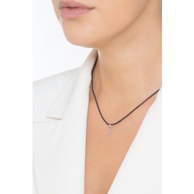 Colgante con la letra inicial I