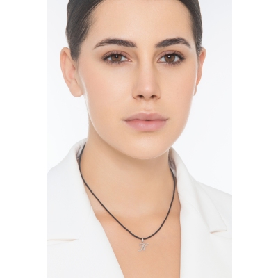 Colgante con inicial K oro blanco 18 quilates