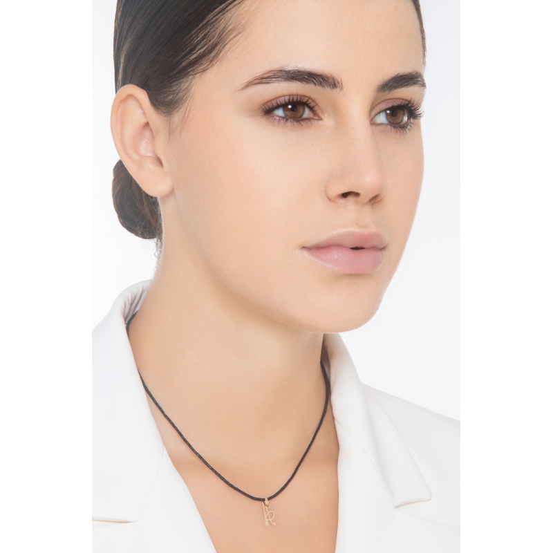 Colgante con letra inicial A en cursiva