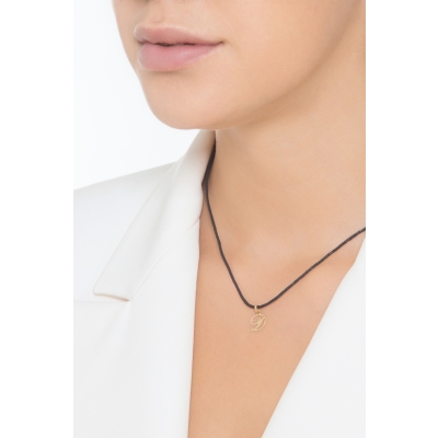 Colgante con letra inicial D