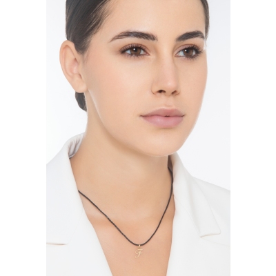 Colgante con letra inicial F